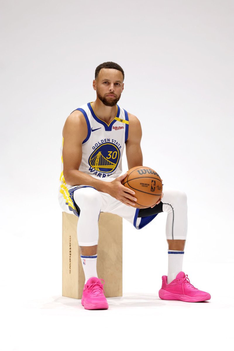 HOY HAY MISA.

HOY JUEGA STEPHEN CURRY.