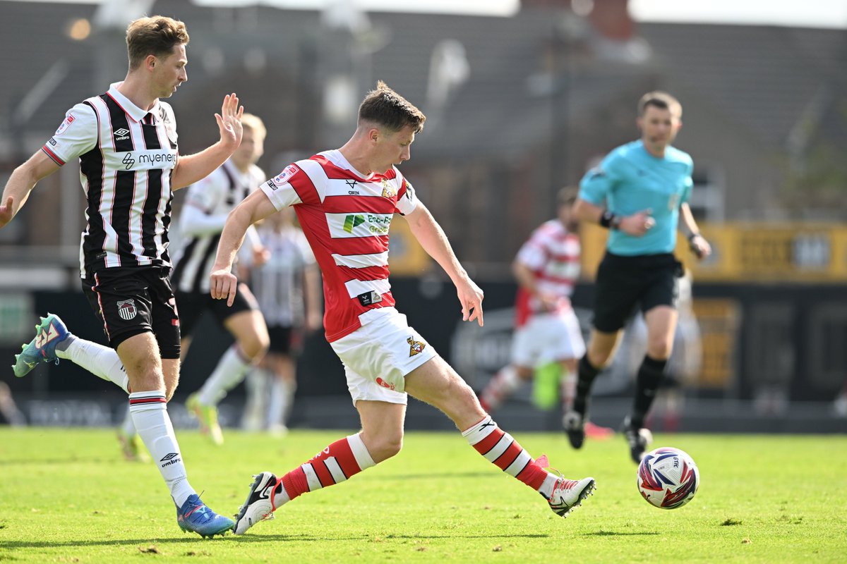FT | Grimsby 0 Rovers 3

That's it! Rovers win at Blundell Park again!

A stunning first half that saw two goals from Jordan Gibson and another from Luke Molyneux secures all three points! 🔴⚪️

Not a bad day out.

🔴 #drfc ⚪️

Follow the action here ⤵️
doncasterroversfc.co.uk/matches/first-…