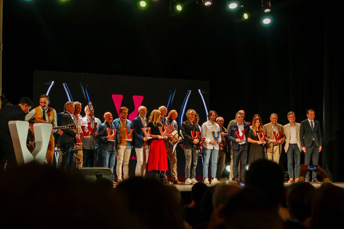 Els vins del Bages premiats als Premis Vinari 2024 🏅El certamen dels millors vins de #Catalunya 

Medalles d’Or
🥇 Abadal Matís 2021 - En la categoria de negres amb criança
🥇 Jaia Negre 2023 - En la categoria de negres joves

Medalles de plata
🥈 Sanmartí 1018 Picapoll-Macabeu