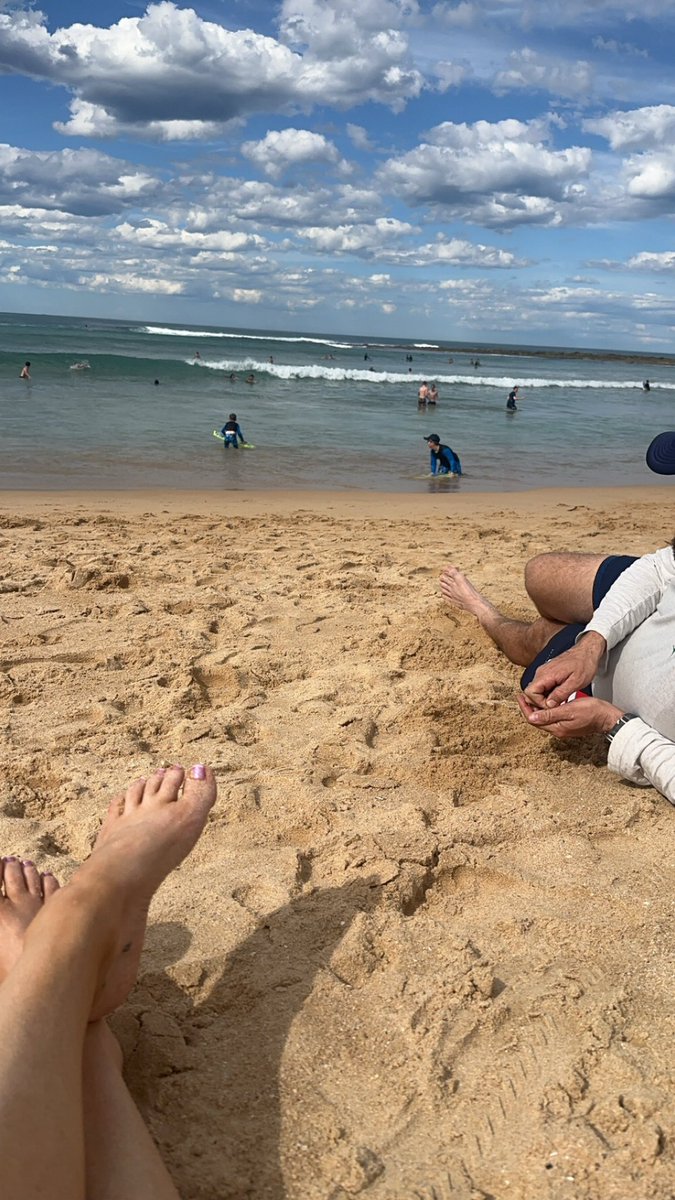 staceyropa1's tweet photo. Long weekends are for beach! Tomorrow we’re off to the GF! Life is never quiet in our family! Races x2 this week, field day, massive house re-decor! I guess we can sleep when we’re dead! #ToowoonBay #LongWeekend #beach #footy #grandfinalweekend @NRL https://t.co/e3zvhxgNBD