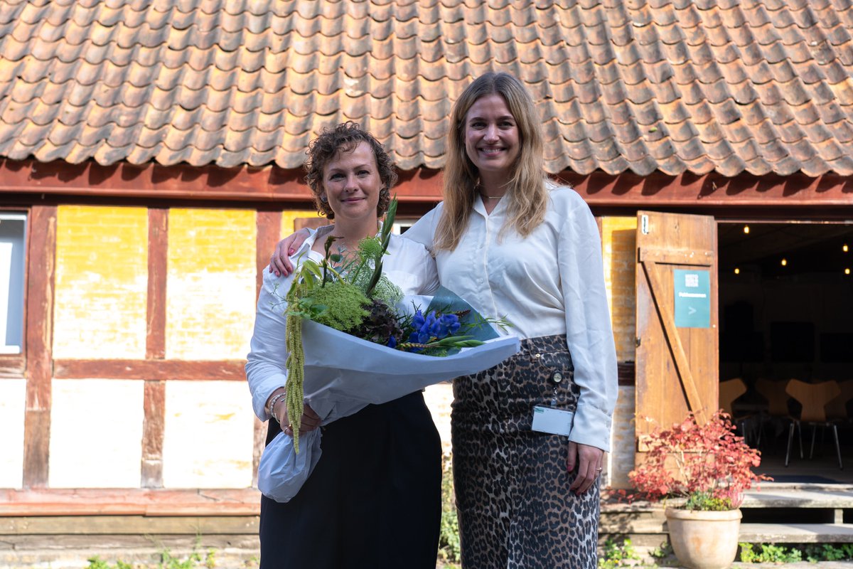 Bogaktuelle @JeanetteVarberg er vinderen af Erik Kjersgaard-prisen 2024. Stort tillykke med prisen!