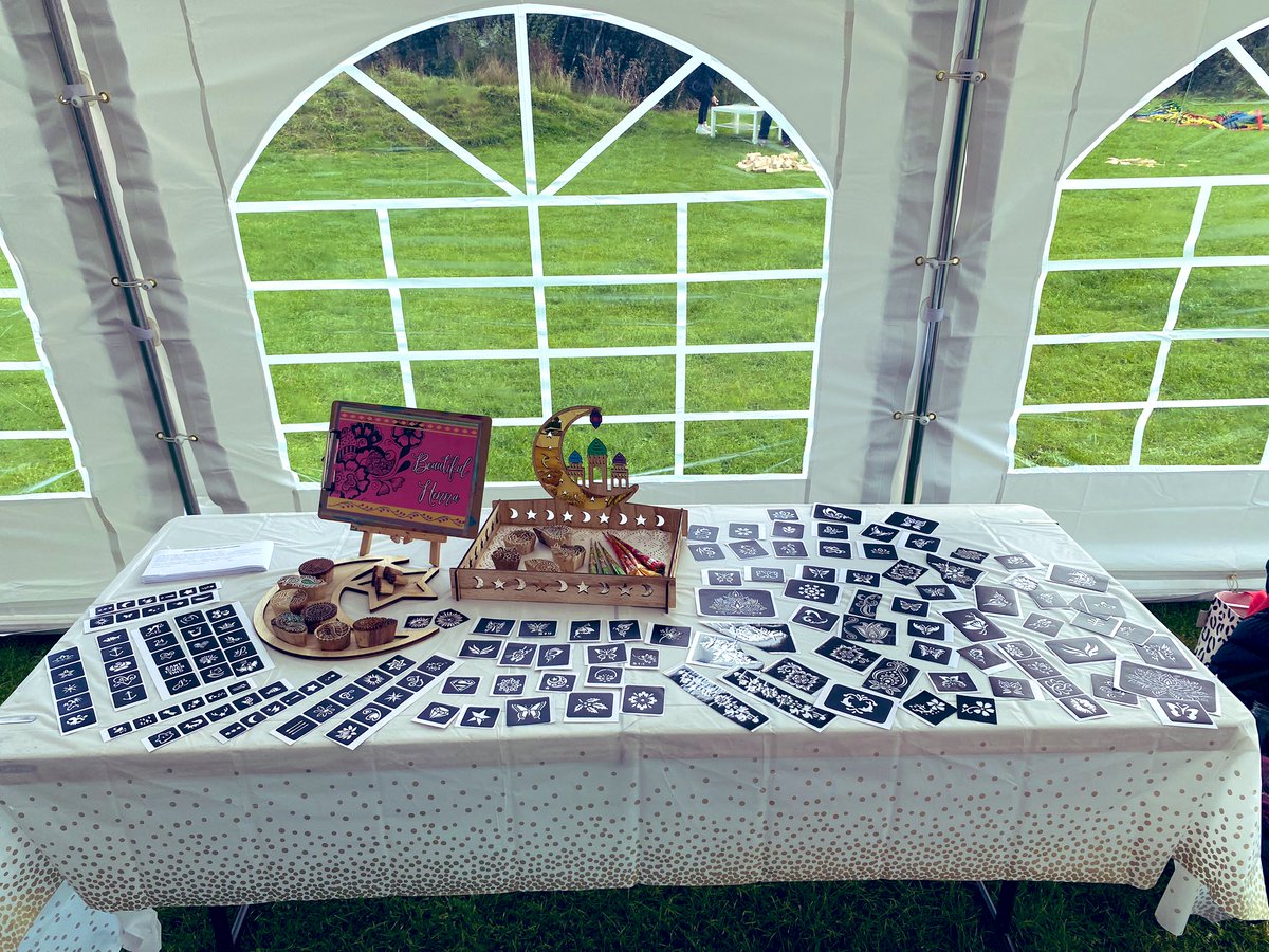 SarwatAsfi's tweet photo. @OakSch It was a pleasure to contribute to the community today by volunteering at Oak Field School. I ran a henna tattoo stall for a community event, and I’m happy to say it was a great success! https://t.co/RcmOFEdKBc