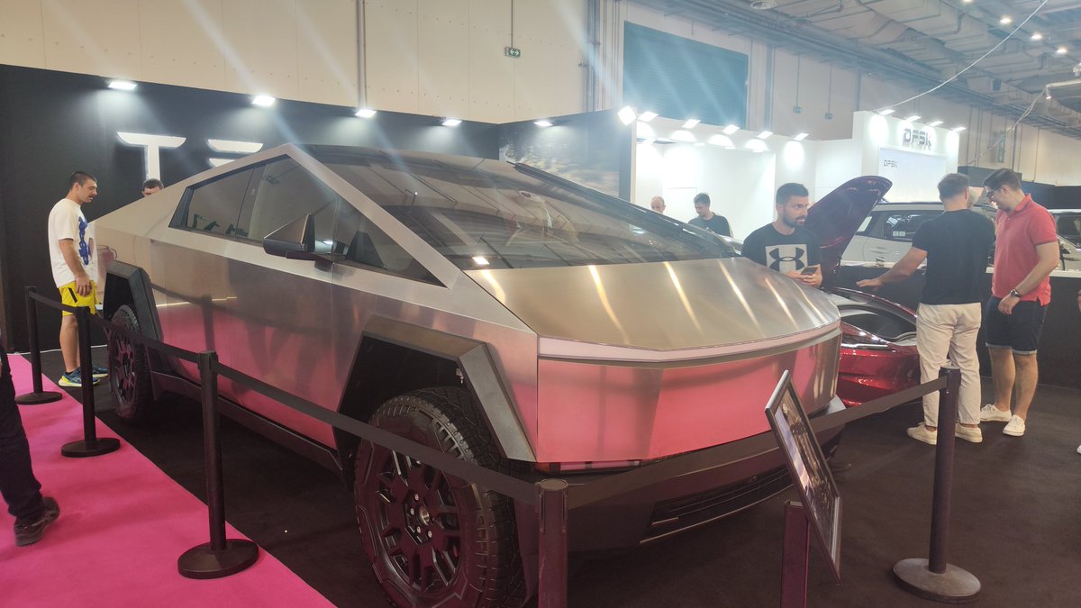 evstats.gr tweet media