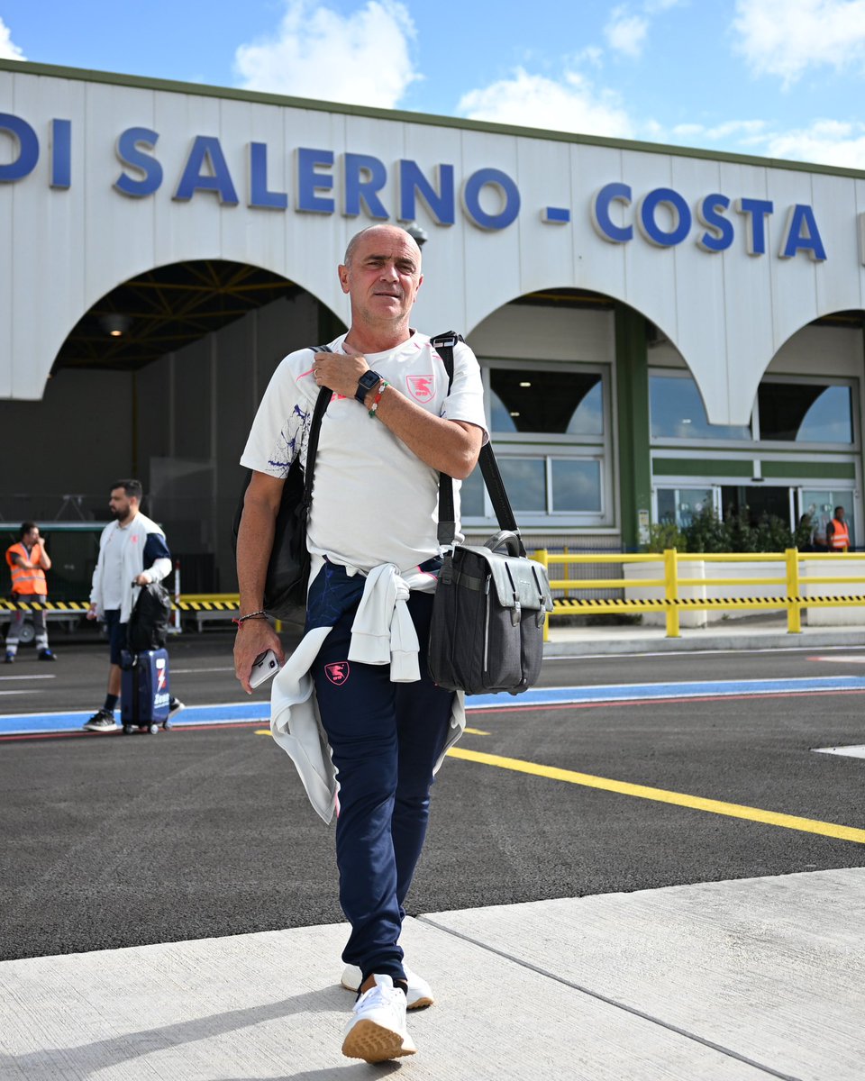 OfficialUSS1919's tweet photo. Palermo ✈️🇱🇻

#PalermoSalernitana #macteanimo #avantibersagliera #salernitana https://t.co/v0yS3ZkJfL