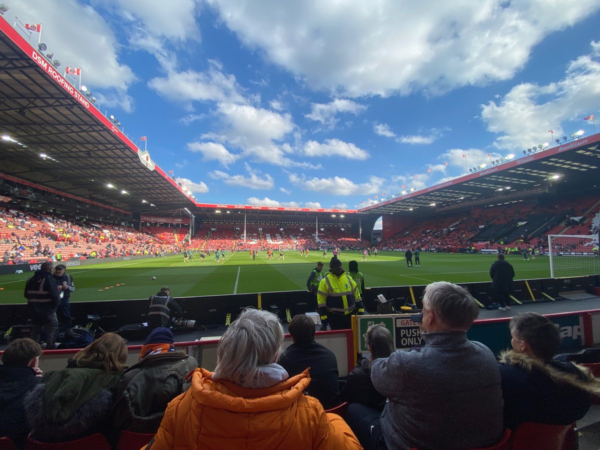 Glad it’s not raining. No shelter! Come on Luton!! Let’s do this 🧡 #COYH