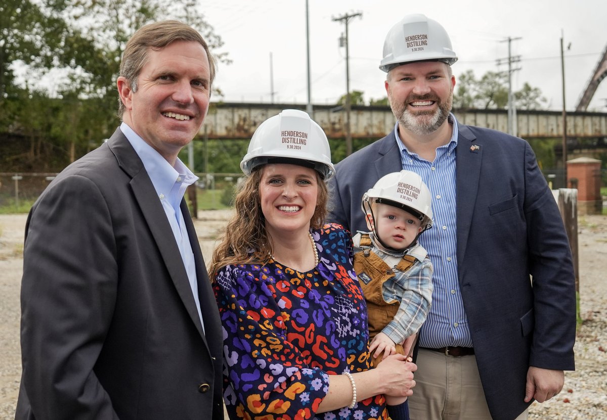 GovAndyBeshear's tweet photo. Met a future bourbon mogul this week! Still can't get over how cool that tiny hard hat is! https://t.co/FNj1YPOPLY