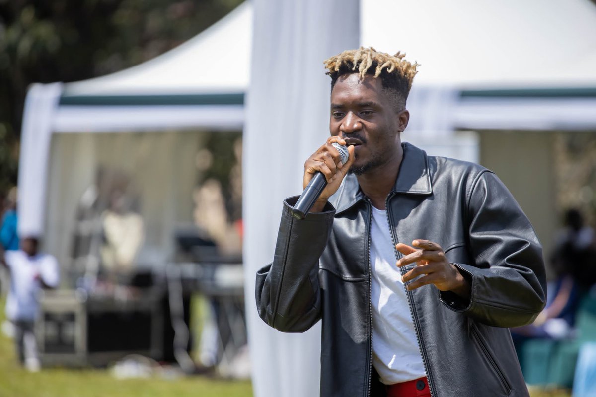 safercampusesUg's tweet image. #safercampusescampaign #BreakingtheSilence #UNESCOROSA #yptcampaign @yptcampaign 
Edutainment went along with a photo moment with @IamApass who as well shared a rich message to the young people and guests.