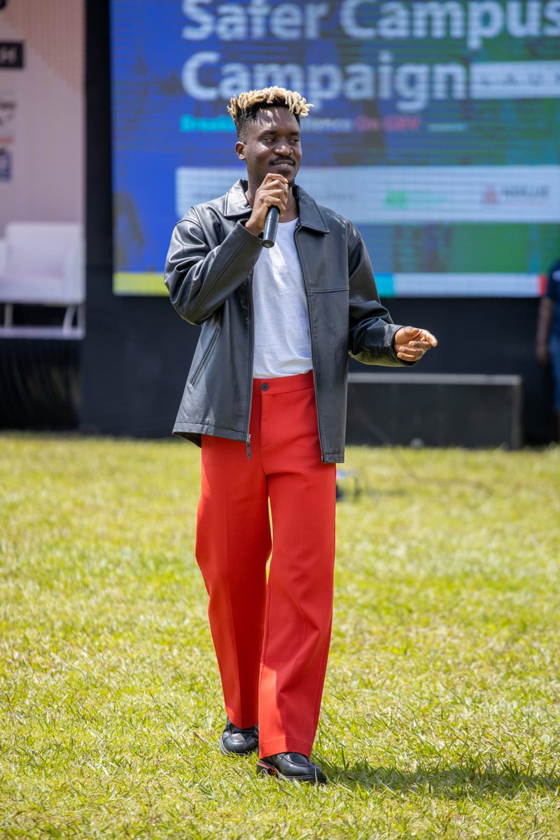 safercampusesUg's tweet image. #safercampusescampaign #BreakingtheSilence #UNESCOROSA #yptcampaign @yptcampaign 
Edutainment went along with a photo moment with @IamApass who as well shared a rich message to the young people and guests.