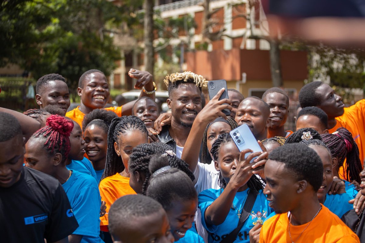 safercampusesUg's tweet image. #safercampusescampaign #BreakingtheSilence #UNESCOROSA #yptcampaign @yptcampaign 
Edutainment went along with a photo moment with @IamApass who as well shared a rich message to the young people and guests.