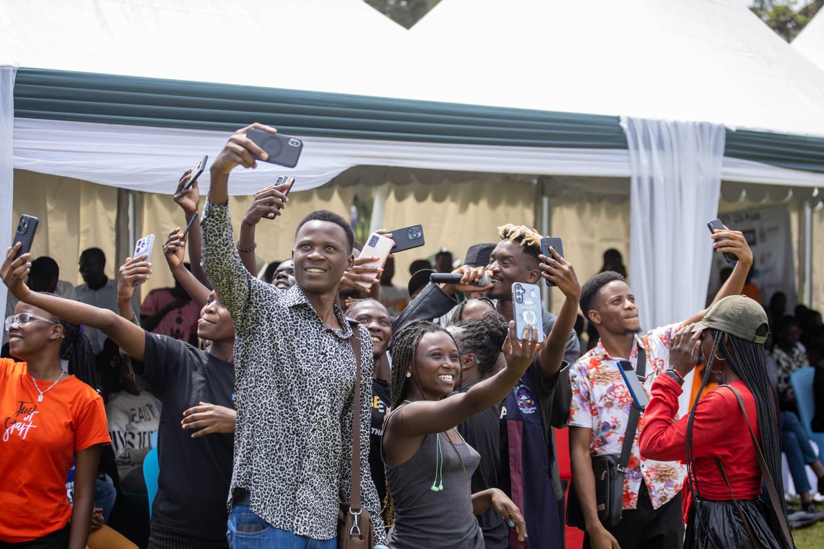 safercampusesUg's tweet image. #safercampusescampaign #BreakingtheSilence #UNESCOROSA #yptcampaign @yptcampaign 
Edutainment went along with a photo moment with @IamApass who as well shared a rich message to the young people and guests.