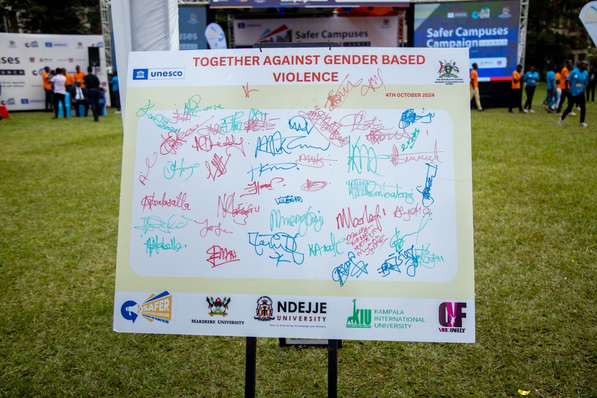 safercampusesUg's tweet image. #safercampusescampaign #BreakingtheSilence #UNESCOROSA #yptcampaign @yptcampaign 
After the launch and signing off by different guests and students, a photo moment of our dear guests with a few students.