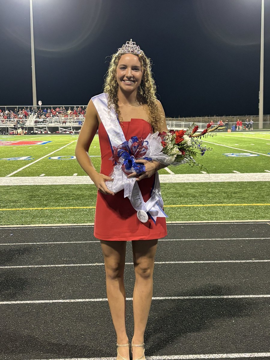 ✨👑CONGRATS👑✨ to Senior <a href="/DurbinRaegan/">Raegan Durbin</a> on being nominated  Homecoming Queen ❤️💙