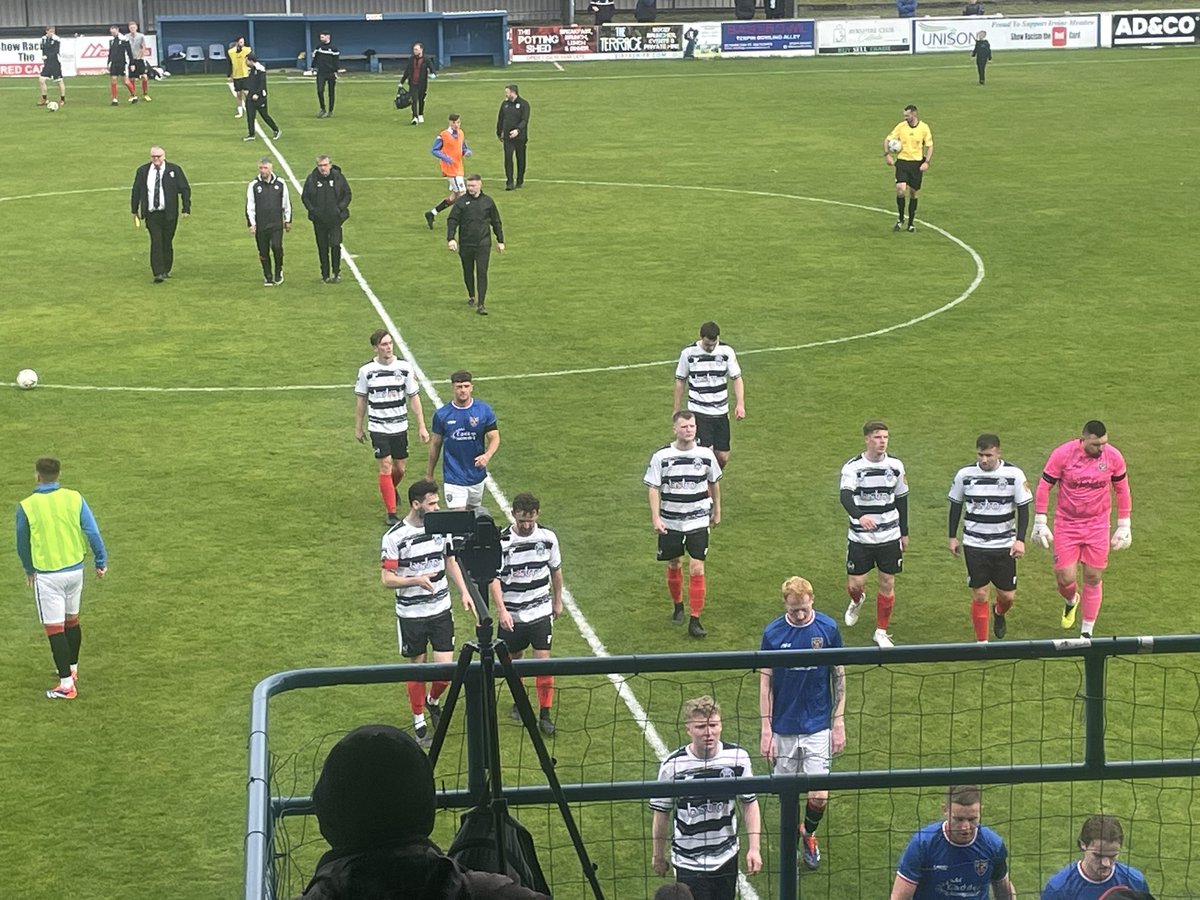 HT: <a href="/Medda1897/">Irvine Meadow XI FC 🏴󠁧󠁢󠁳󠁣󠁴󠁿</a> 0-1 <a href="/GlencairnFC/">Rutherglen Glencairn FC</a>. Jarvie’s goal the difference so far but Medda have arguably created the better chances. Jack McDowall twice failing to convert good chances from close range.