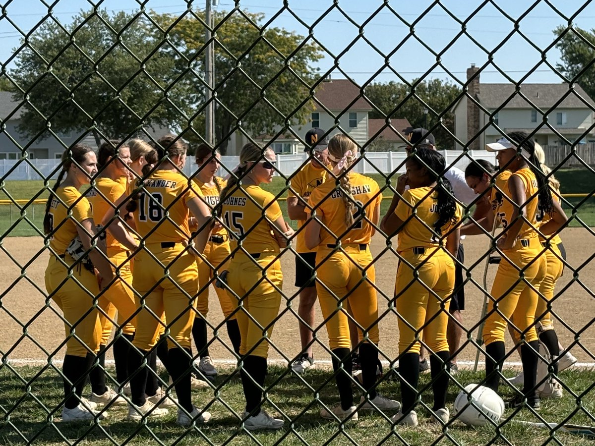 .<a href="/HowellNorthFHSD/">Francis Howell North</a> gets the 5-4 win against FHC this morning! 🖤💛