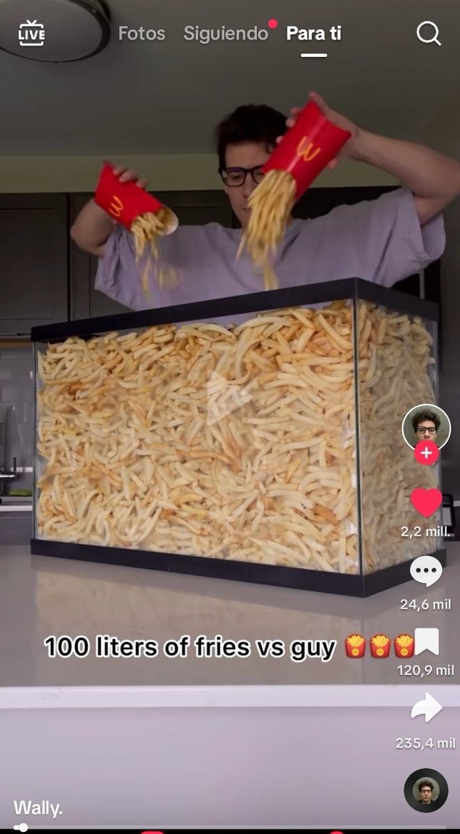 ClownXL_'s tweet photo. Lo que mi familia trae para comer cuando estoy ayunando https://t.co/PRZhJpToCG