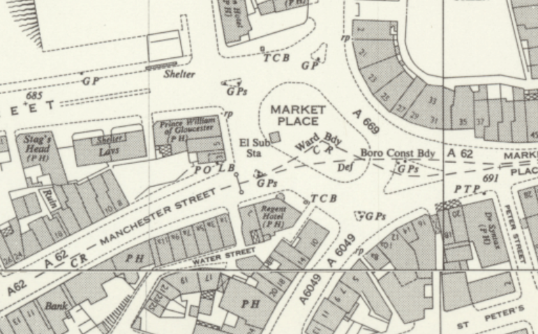 TTProspectism's tweet photo. #Oldham in the 1950's when the town was thriving and the key to this success was down to the town centre having 3 major A category roads through it. The A62 Mcr St, High St, Yorkshire St - A669 West St &amp; Market Place - A6049 George Street. All these roads are now declassified https://t.co/DDcIxcUt2w