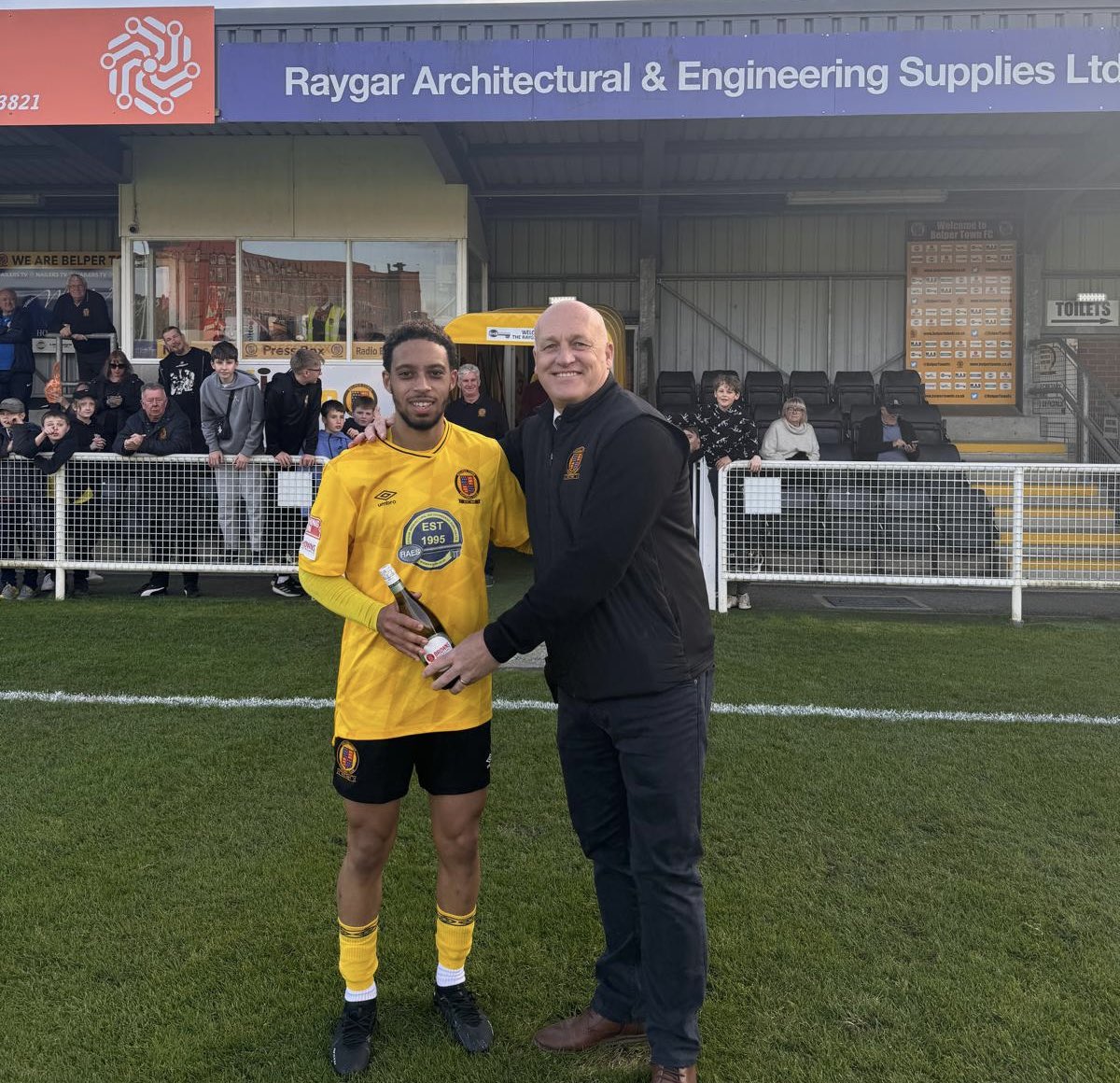 Chairman Ian Woodward presented the <a href="/Brownsbm/">Browns</a> Man of the Match award to Nat Crofts.