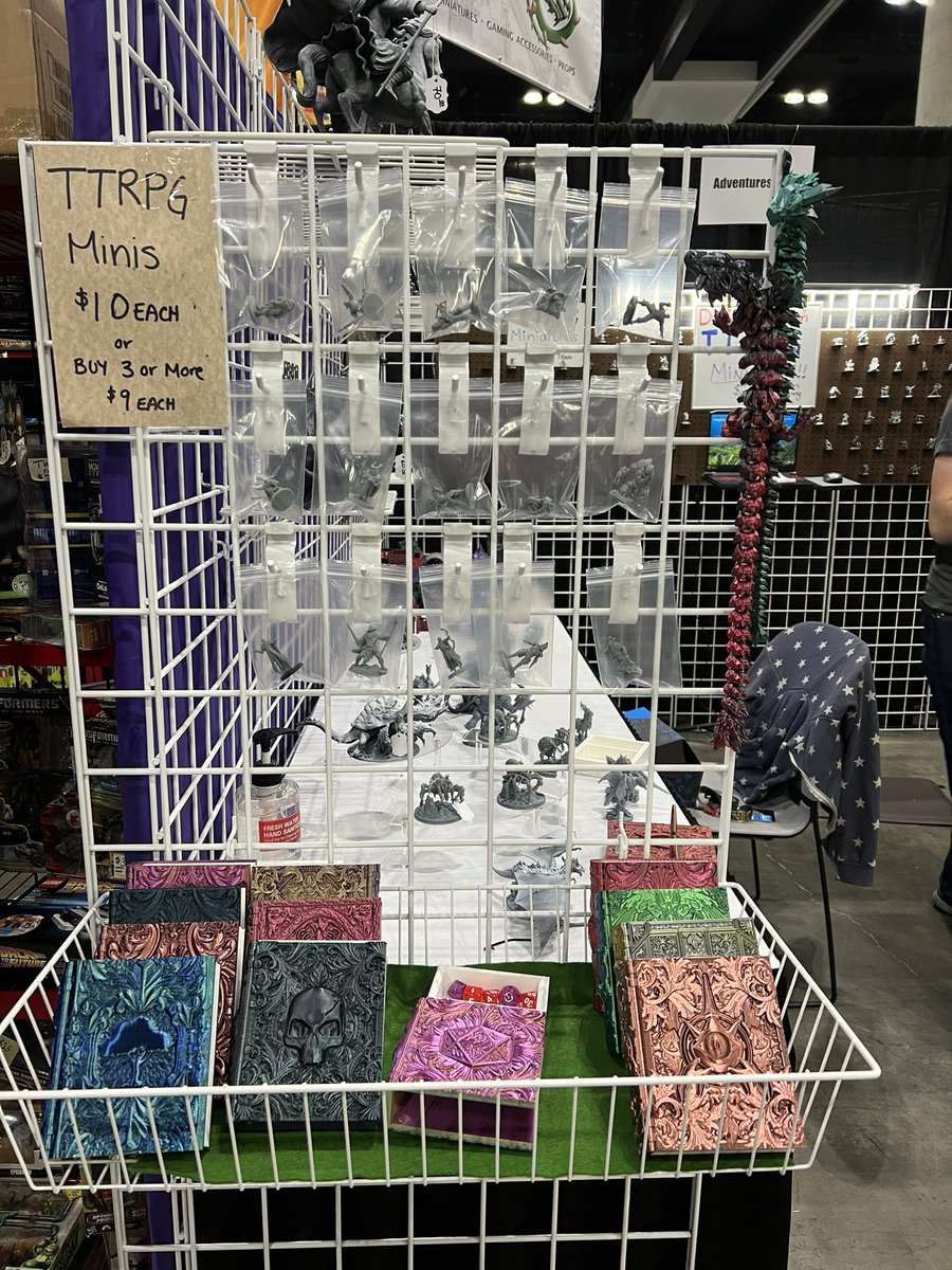 PurpleBJenga's tweet photo. Day 2 LA Comic Con! Come check us out south hall booth #1752 @Adventuresin3D @therpgdaily 
#DnD #3Dprinting #dndmini #dndminiatures #dungeonsanddragons https://t.co/6BvQ3biewd