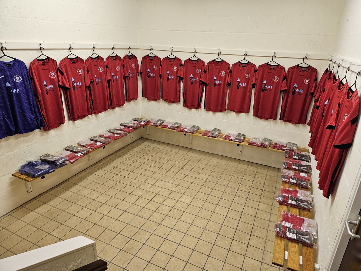 4theharv's tweet photo. NEW CULTER YOUTH U17s SPONSOR – PART 2

We had 2 get a wee bit more creative 2 cover the cost of that! Selling 100 football squares &amp; the lucky winner, Sam Gover got 2 choose what went on that kit.

Announcing that our new away kit &amp; match zippies ‘sponsor’ is Scot Surf Coffee. https://t.co/LgRvUuQRFx