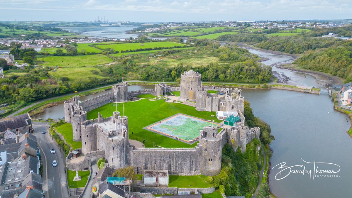 bevvypix's tweet photo. This has to be my favourite castle in Wales, and one of my faves in the world. Drone photography by Beverley Thomas https://t.co/4pzKG0eYSQ