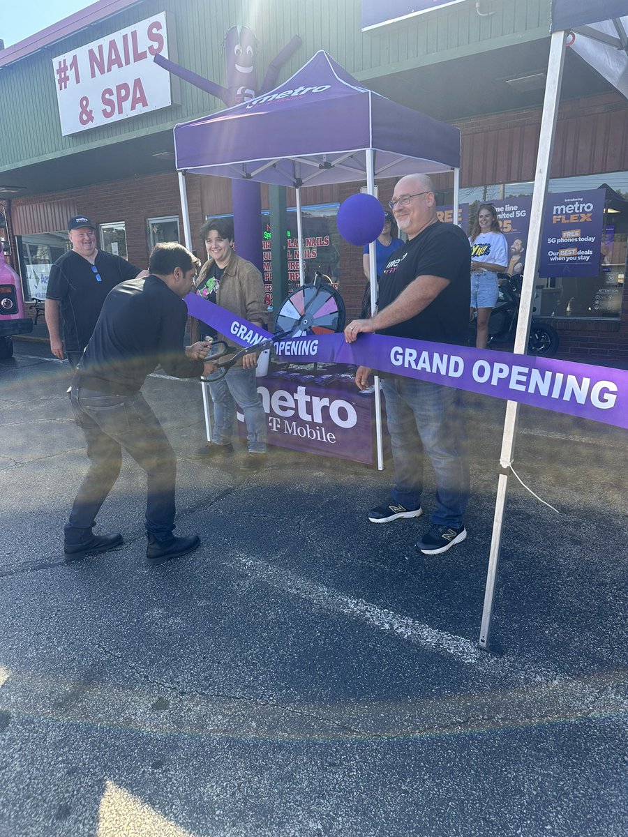 Had a great time at the grand opening for  our <a href="/MetroByTMobile/">Metro by T-Mobile</a> white oak location! Can’t with to see this location grow! <a href="/saifcomm/">Saif Communications</a>
