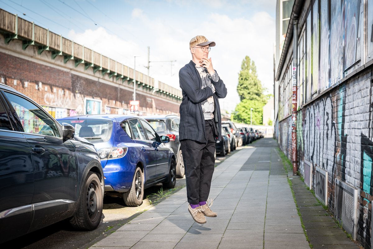 Im Sinne von: es ist ALLES KLAR. - (VÖ: 04.10.24/tapete records) das neue Album von PeterLicht (official).
#TapeteRecords, #PeterLicht, #NewAlbum #NewReleaseAlbum