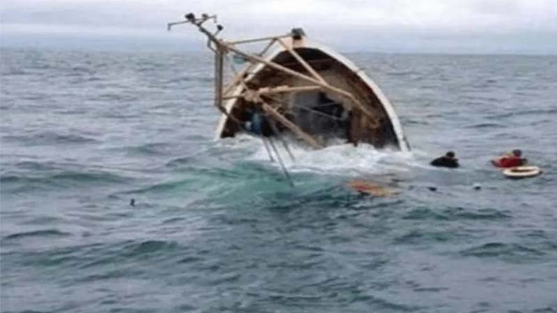 The English translation of the news about the boat capsizing in the Congo is "Boat capsized in the Congo, killing 78 
#