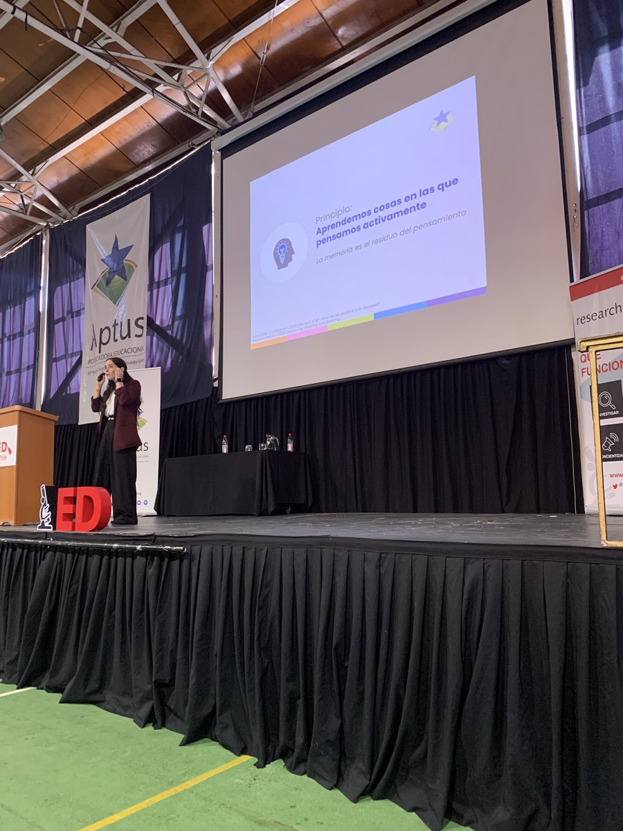 “Memory is the residue of thought” makes its way to South America. <a href="/Aptus_org/">Aptus</a> #researchEdChile <a href="/DTWillingham/">Daniel Willingham</a>