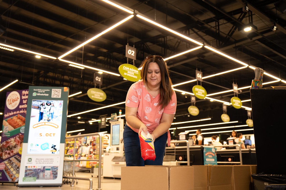 🐜📣 ¡Comenzamos la 20.ª Colecta Nacional del Banco de Alimentos! Nuestros voluntarios ya están en los supermercados, listos para recibir tus donaciones.

¡Cada aporte de alimento suma para llegar a nuestra meta! 🍚❤️ 

#BancoDeAlimentosPy💚🐜
#20añosdeColecta🎂🎉