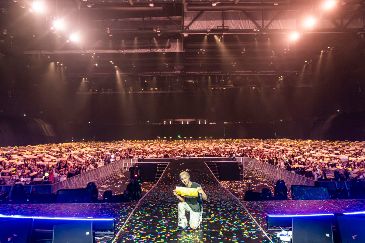 TAEYANG 2024 TOUR [THE LIGHT YEAR] IN HONG KONG

🌻💛😆

#TAEYANG #태양
#TAEYANG2024TOUR #THELIGHTYEAR
#THEBLACKLABEL #더블랙레이블