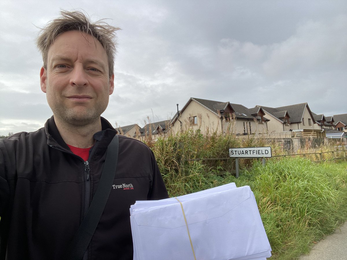 LiamKerrMSP's tweet photo. Chapping for Peter Chapman, your @ScotTories candidate for #CentralBuchan, in #Stuartfield. I’ve known Peter for years & he will be a strong, committed, experienced local champion as councillor https://t.co/8Fr9dNlybY