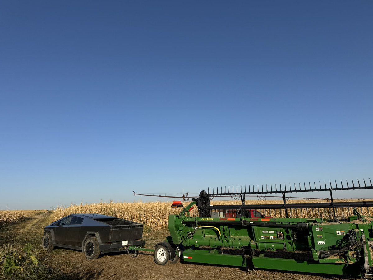 SRoyceJ's tweet photo. @cybertruck putting in work this morning. Towing a 40 foot John Deere bean head field to field has never been better. Rednecks are in shambles 😭 @chuckcook @elonmusk @aelluswamy https://t.co/jATyaAH53S