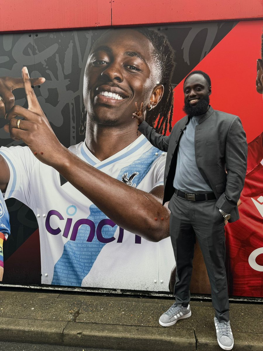 Yeah! Another great weekend for #LiverpoolFC at Selhurst Park in South London, as our excellent start to the season continues - cementing the top spot in the #EPL standings heading into the International break.

With Liverpool, You'll Never Walk Alone #YNWA  ✌