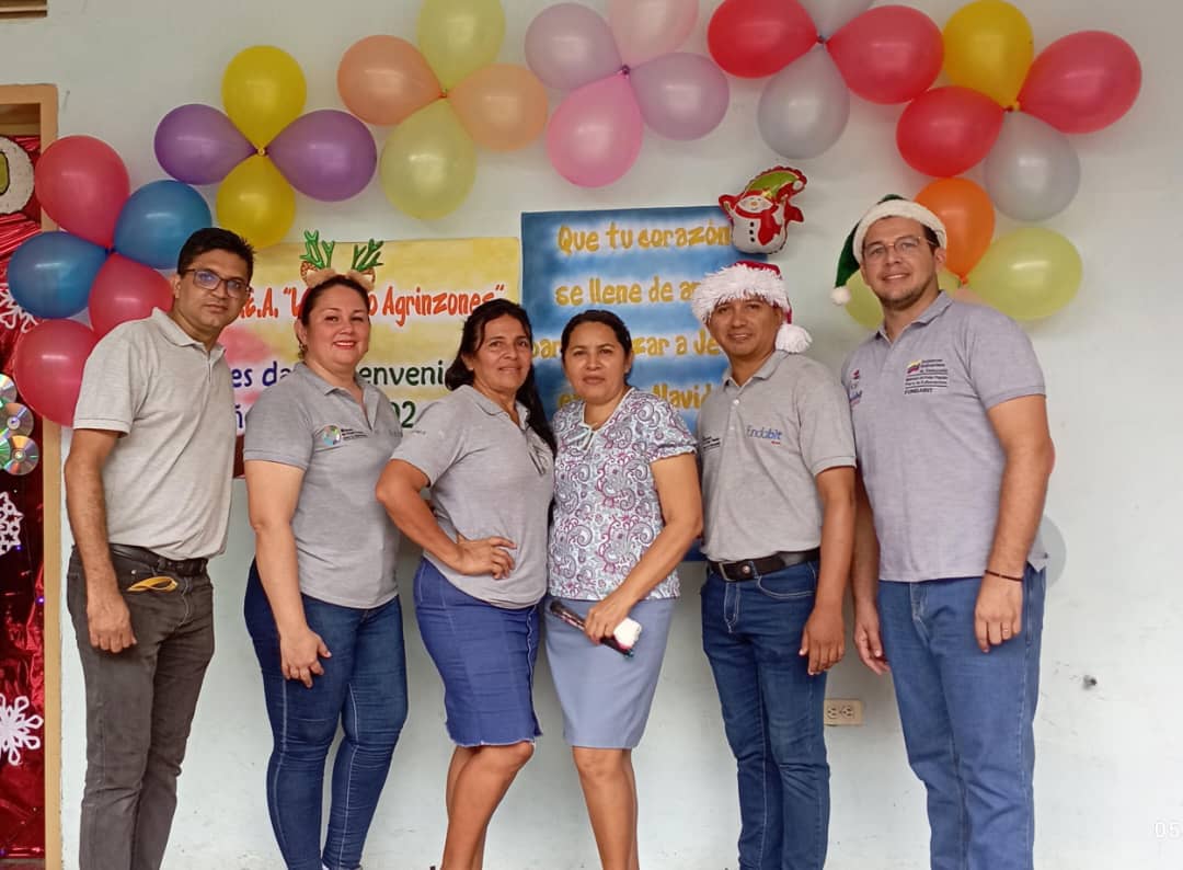 CbitApure's tweet photo. Hoy #05Oct📸| Tutores del Cbit Leonardo Agrinzones Fin de semana en el Mcpio #Biruaca Edo #Apure,dan la Bienvenida a la Navidad y al inicio del nuevo año escolar 2024-2025 
#SomosFundabit https://t.co/LKtJWkJ05g