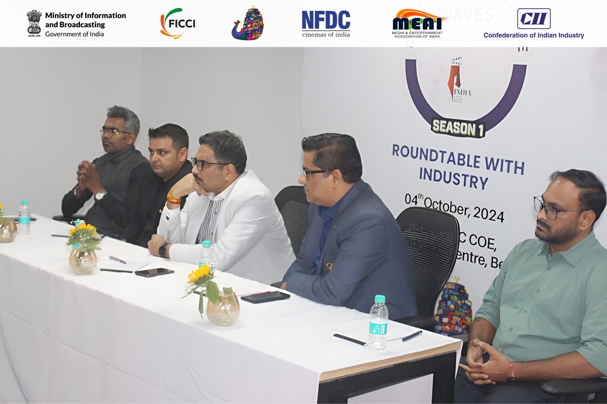 Sanjay Jaju, Secretary, Ministry of I&amp;B, had a discussion with the industry associations and members on #CreateInIndiaChallenge Season-1 of #WAVES2025 about technology like Animation, VFX, Gaming and Comic in Bengaluru yesterday.

#WAVES #WAVESummit #WAVESummitIndia #WAVESIndia