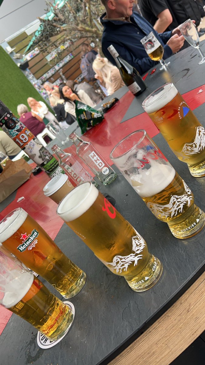 Can’t beat an airport pint 🍻