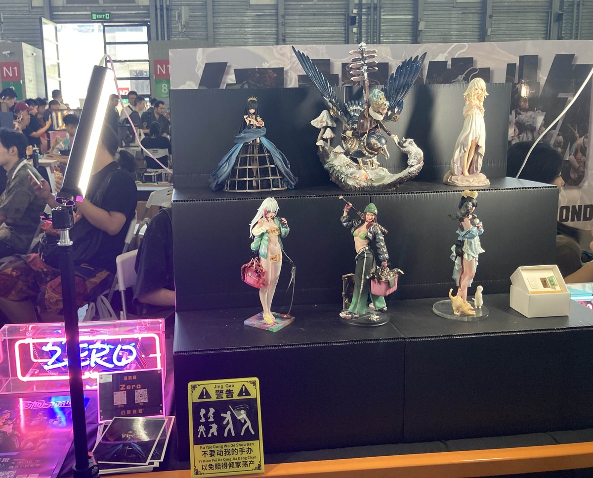 メルティスノウをとても素敵に塗って展示してくださってました😊🙏
画像が粗くて申し訳ないんですが、実物はもっとすごく綺麗でした！
塗装師ZEROさんです