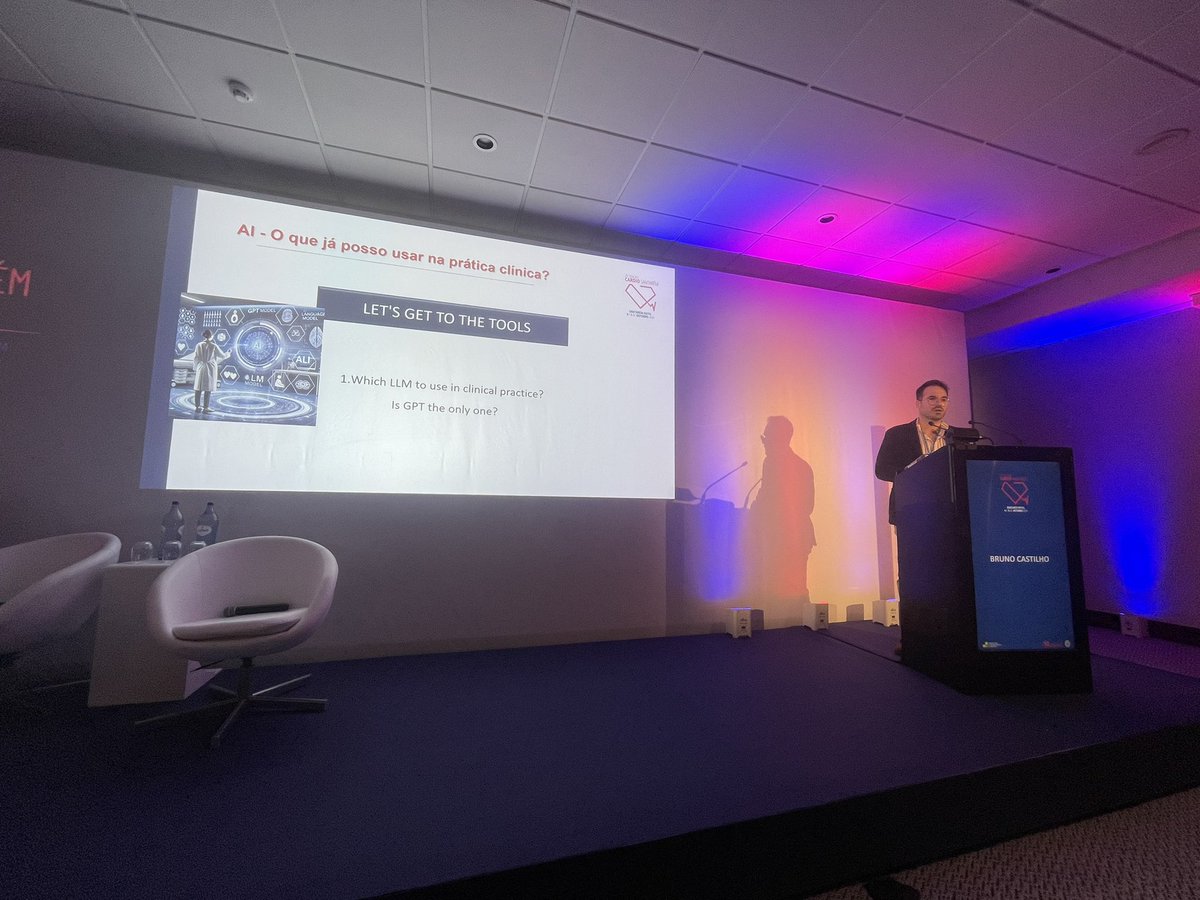 Learning about AI impact on our daily practice with Bruno Castilho on the 29th edition of Jornadas Cardiologia Santarém. 💥 #ArtificialIntelligence #Medgical