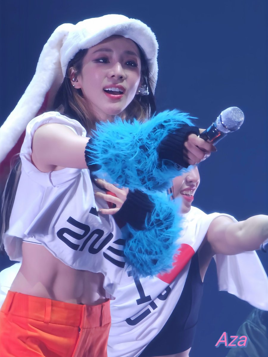 krungy21's tweet photo. 나 이번에 섹시컨셉인데 랙잭이들이 자꾸 귀여운거 줌… 😂🐰 싼토끼 뽀레버~♠️♥️ https://t.co/ABUIAVMp6V