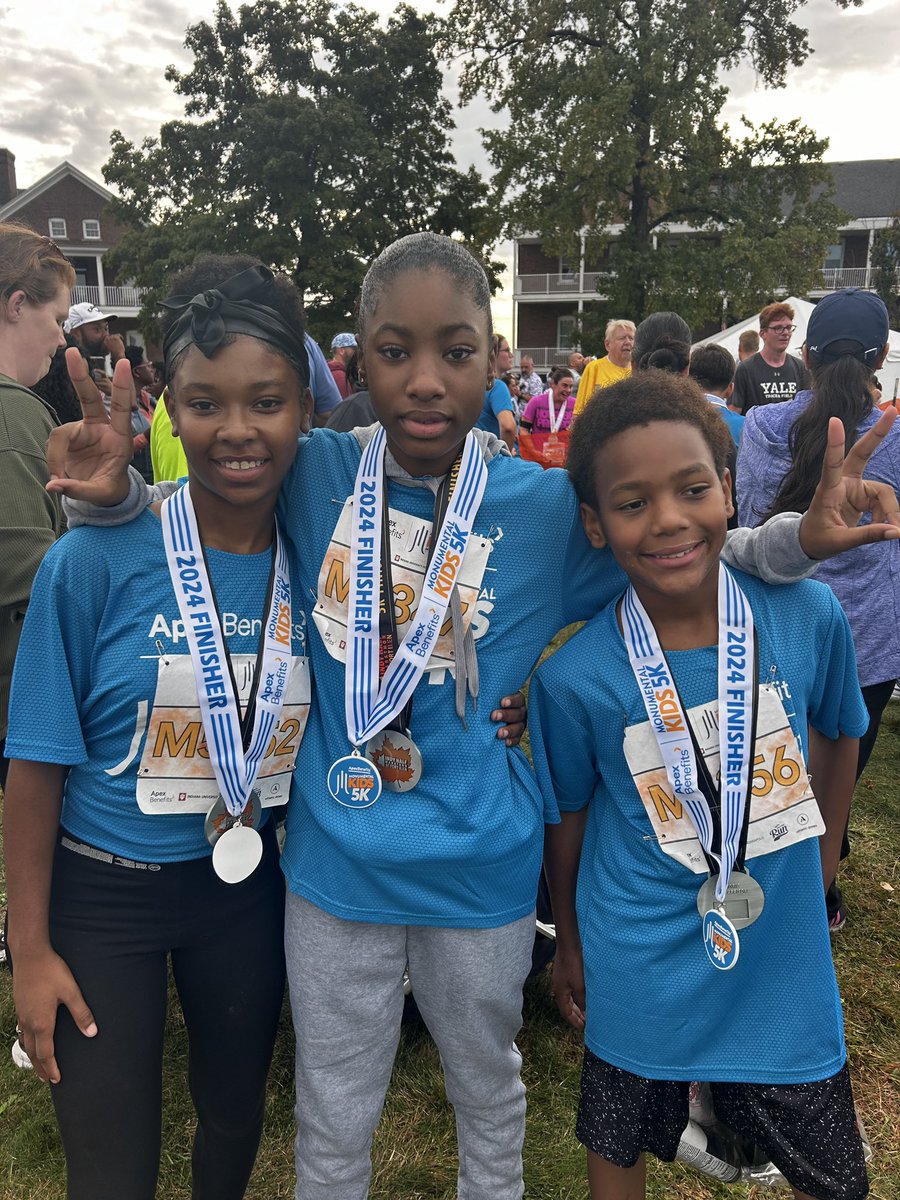 BrookParkElem's tweet photo. It was a beautiful morning for a 5K! 👟💨Congratulations to our Bears for finishing today’s race! A special thanks to Ms. Cooper for leading our Up and Running Club, and to the Lawrence Township School Foundation for sponsoring our team! We are Brook Park! 🐻 @LTSFoundation https://t.co/wKvwNPDVTO