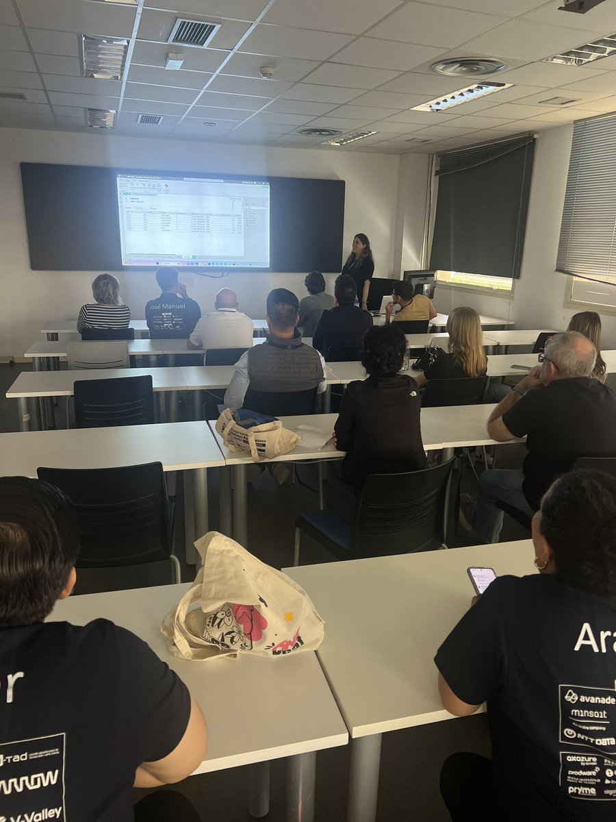 Seguimos inmersos en Business Apps con estas sesiones🖥️

Sala MD203 - 👉🏼 Documentación avanzada con las funciones DAX 'INFO' y Power Automate 
🗣️ Sara Alonso Bernardo

#PowerPlatform #Dynamics365 #MSDyn365 #PowerAutomate #CommunityRocks #MVPBuzz #Madrid #Utad #BizzSummitES2024