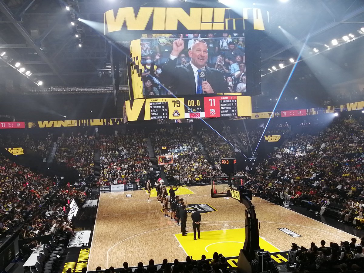 mamiumi1's tweet photo. 今シーズンのわたしのバスケ観戦の始まり。勝った～うれしい。
群馬vs 広島 https://t.co/vt0D6jbAFw