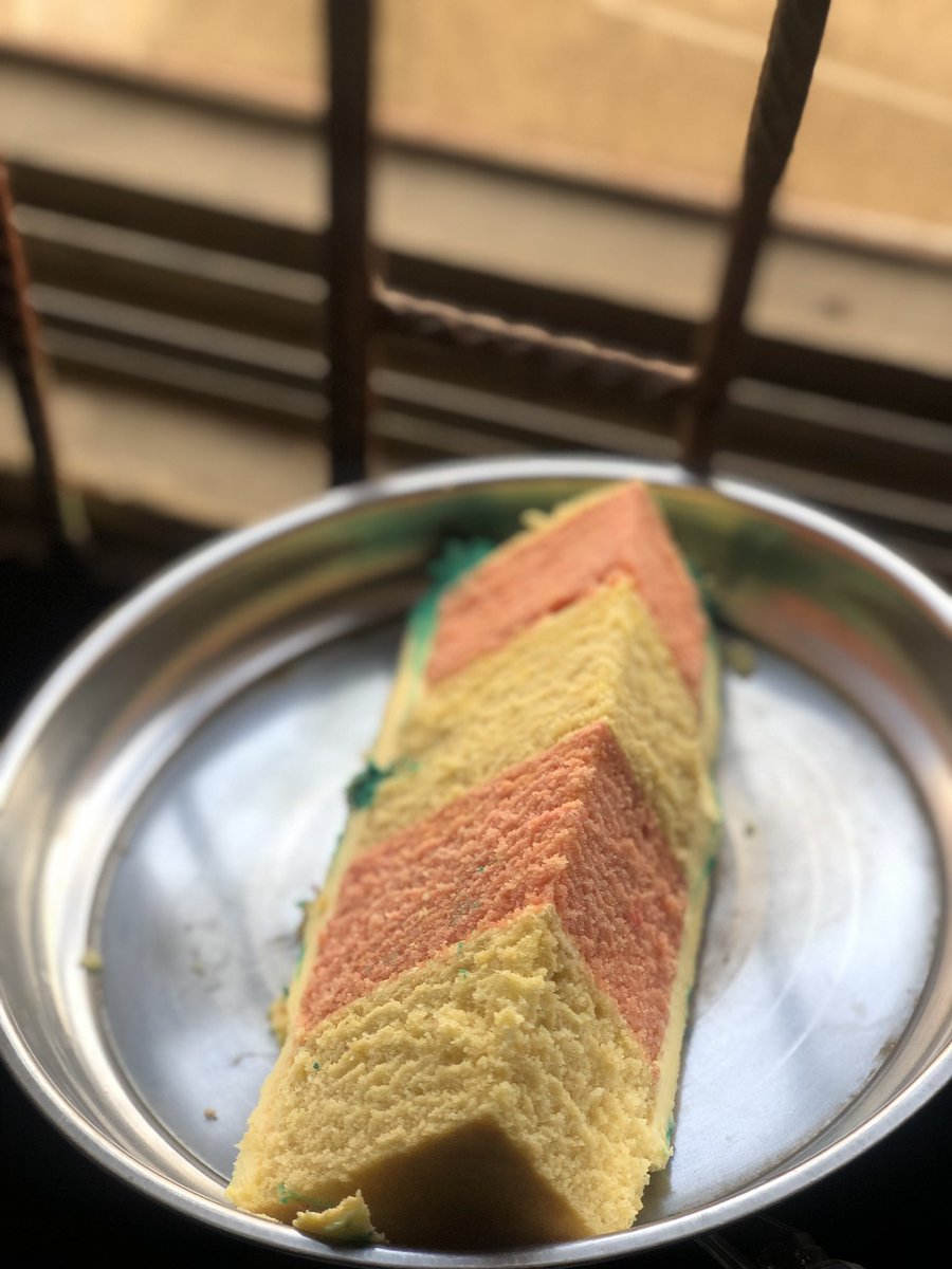 estheruuc's tweet photo. Happy new month famclient
.
.
7’ round shaped cake
Layers -4
Flavour - Vanilla and strawberry
Frosting - Buttercream

.
.
Location: Lagos state 
Order via dm/WhatsApp link in bio https://t.co/gzzYcfkY06