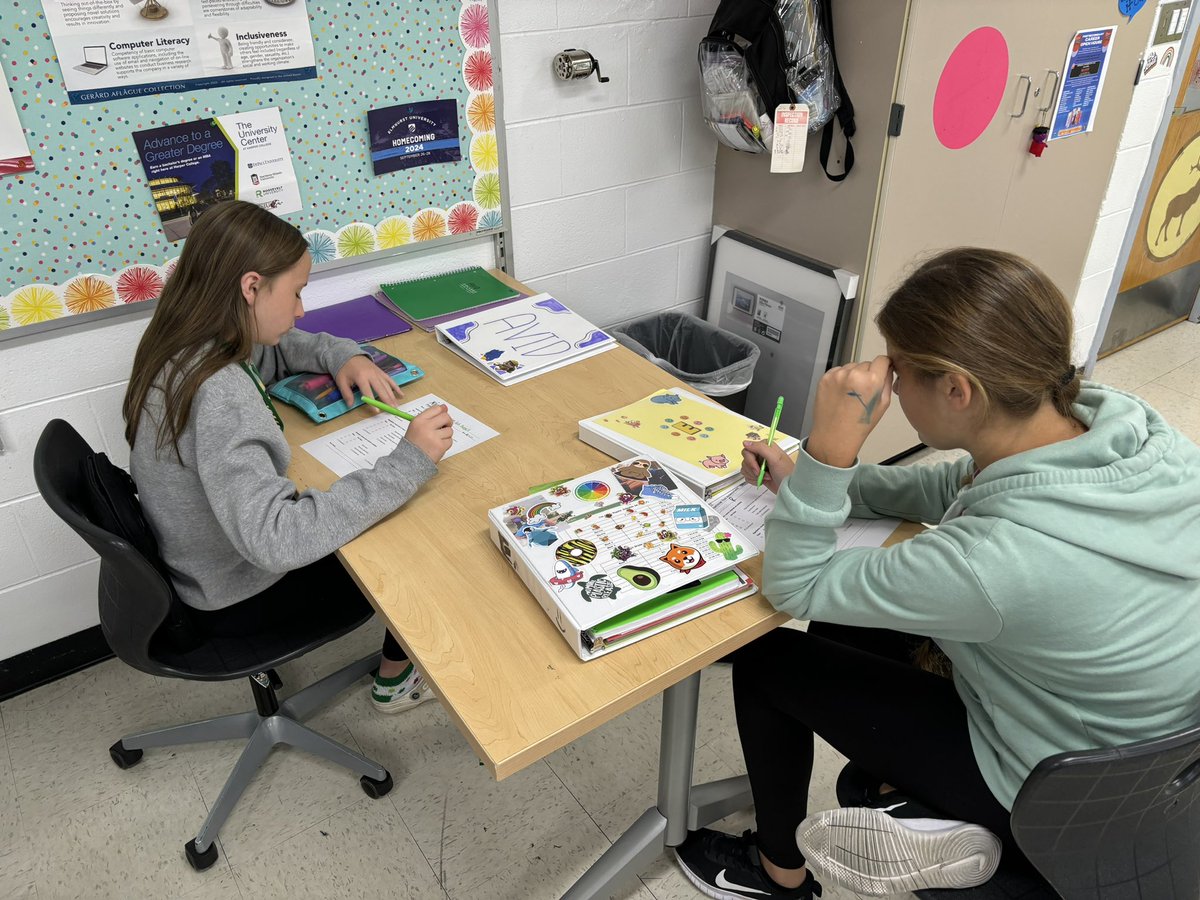 … AVID scholars peer checking for physical organization!!  building our organization practices into habits!!  <a href="/D59Grove/">Grove Junior High</a> #AVIDfamily