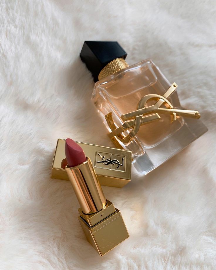 Outfit_Luxy's tweet image. Ysl ❤️