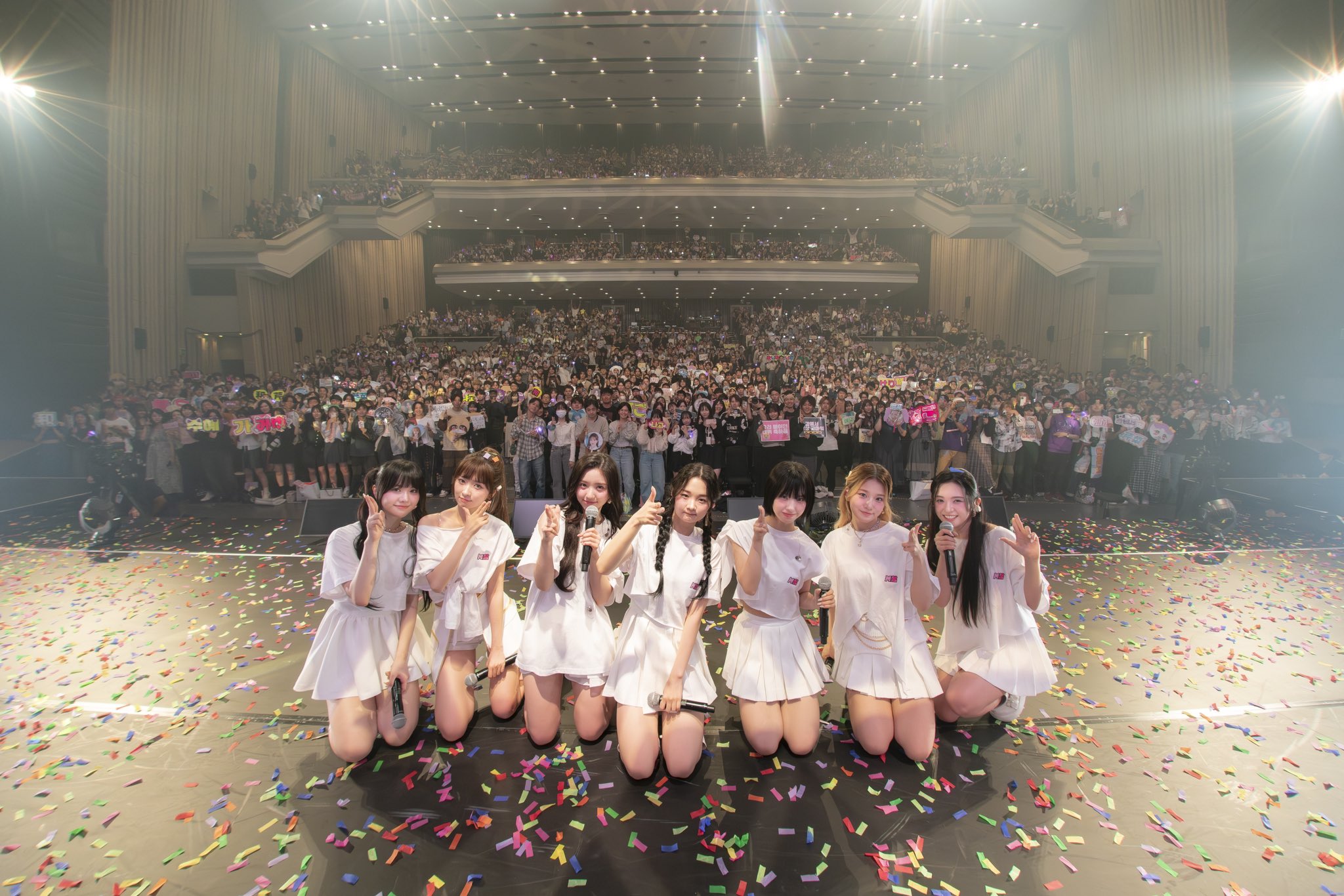 GZIi8c4agAAY9Of?format=jpg&name=large