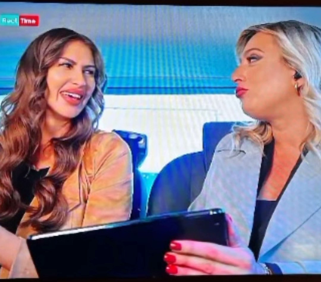 Lui è il gatto ed io la volpe siamo in società di noi ti puoi fidar.. Loro due sono cosi un po amiche e ogni tanto cane e gatto e senza di loro casa a prima vista non è lo stesso vi amo <a href="/ida__difilippo/">Ida Di Filippo</a> <a href="/marianadamicoo/">Mariana D'Amico || Casa a Prima Vista 🏡</a> #CasaAPrimaVista