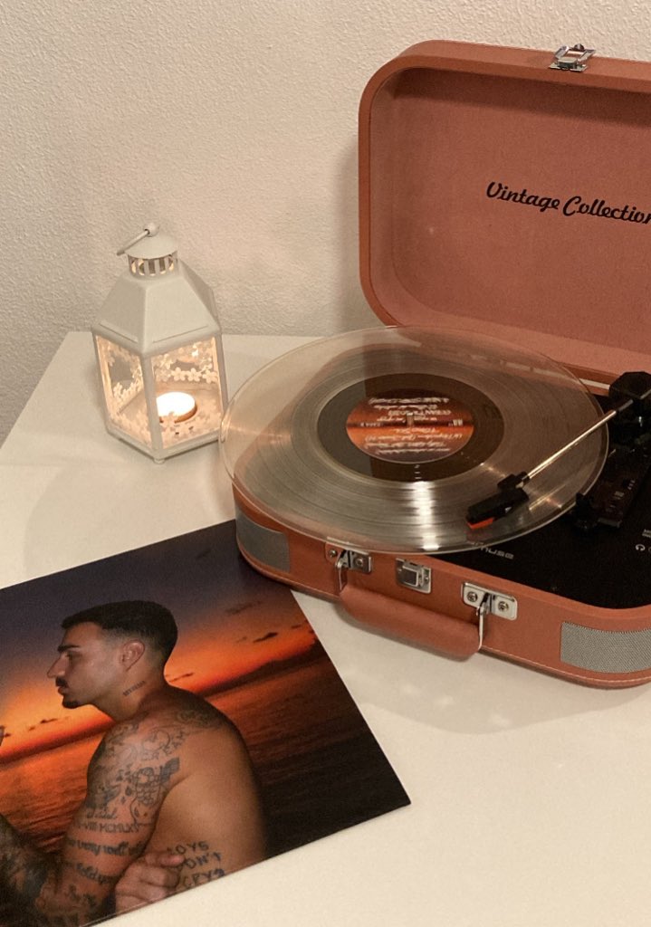 Laura🐙 tweet media