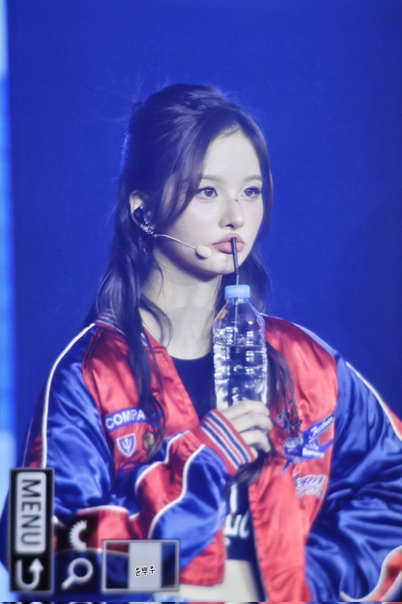 syoonBoo_'s tweet photo. 241005 Fancon

#SULLYOON #설윤 #엔믹스 #NMIXX https://t.co/CnmRw4gWyQ