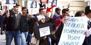 Muğla’da 18 yaşındaki Cansu Kaya’yı öldüren Mehmet Poyraz Çalhan, cinayetten aylar önce Özgecan Aslan için yapılan yürüyüşe katılmıştı.

Sabah akşam kadın düşmanlığı yapanların attığı tivitleri görünce aklıma geldi.